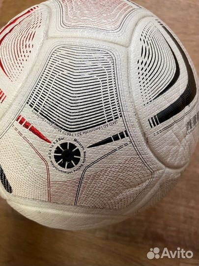 Профессиональные мячи: Jako, Nike strike