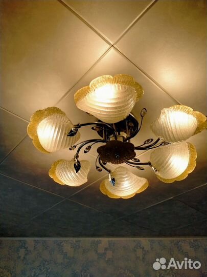 Люстра потолочная бу в хорошем состоянии