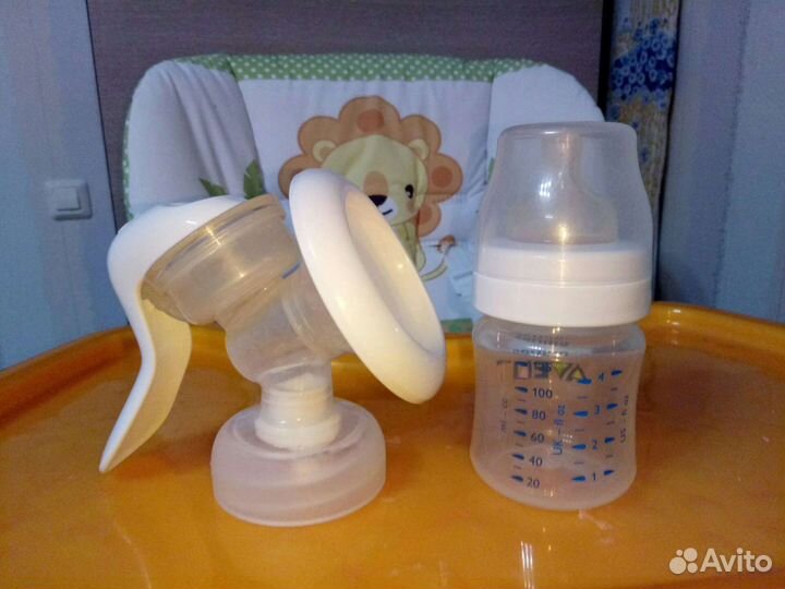 Молокоотсос ручной Avent с бутылочкой