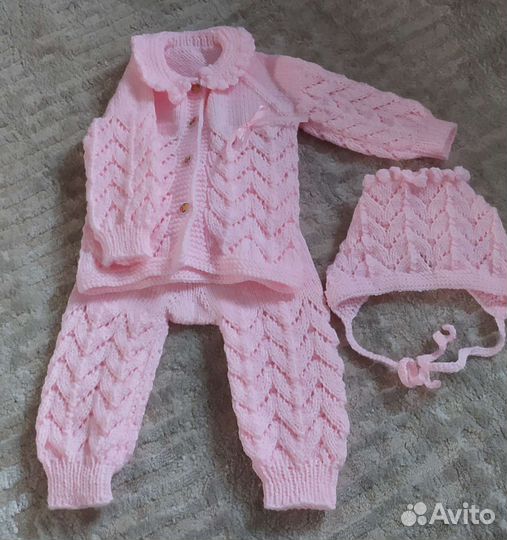 Вязаный комплект на девочку от 3 месяцев