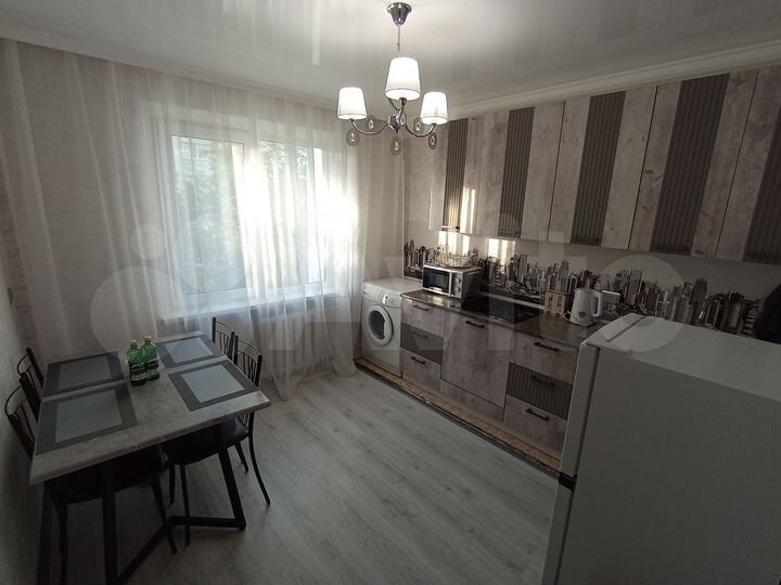 2-к. квартира, 57 м², 4/9 эт.