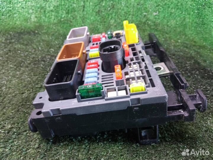 Блок предохранителей Peugeot 308 (2007-2013)
