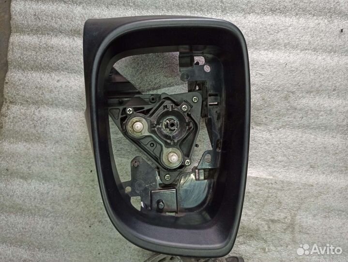 Зеркало заднего вида