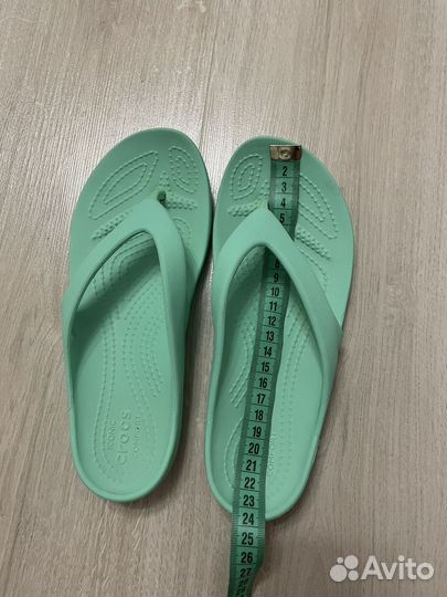 Женские шлепанцы crocs