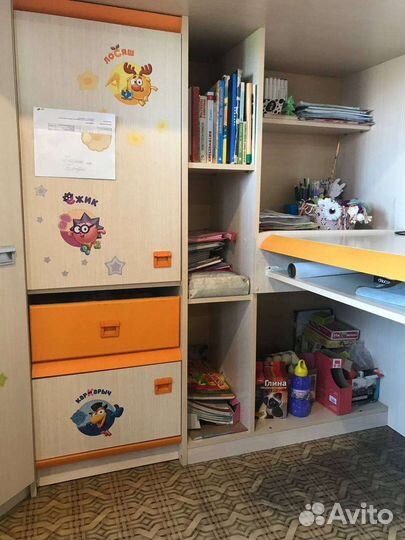 Двухъярусная кровать со столом и матрасом бу