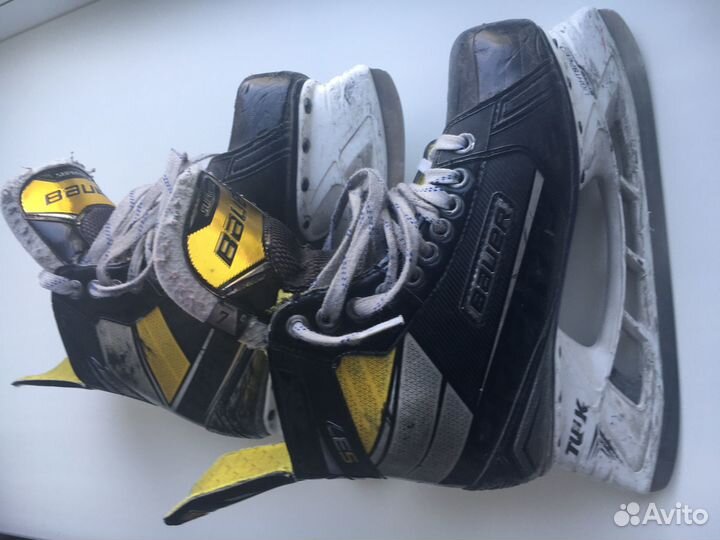 Хоккейные коньки bauer