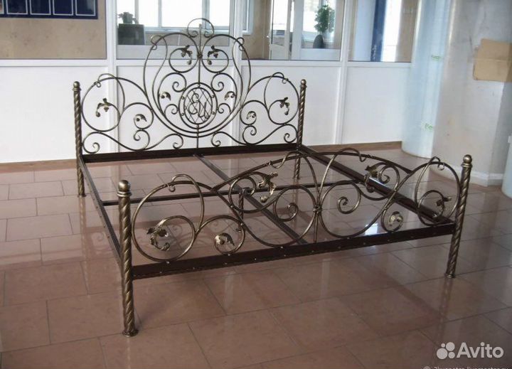 Кованные элементы хол