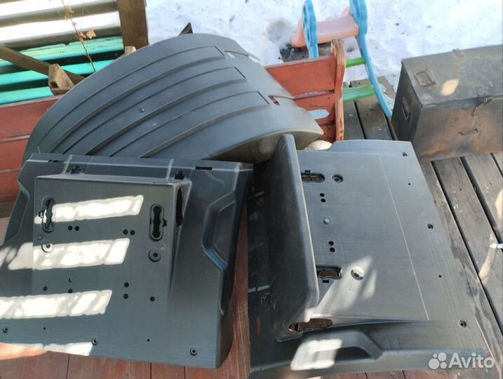 Крыло заднее в сборе