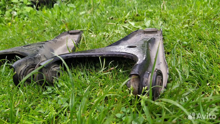 Рычаг подвески Рено Сандеро