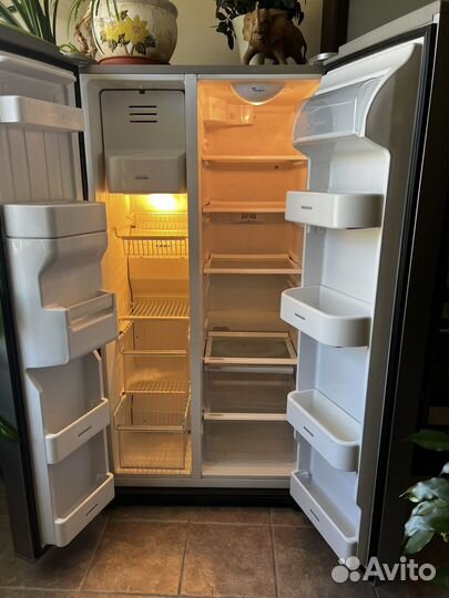 Холодильник Whirpool fruu2VAF20/0