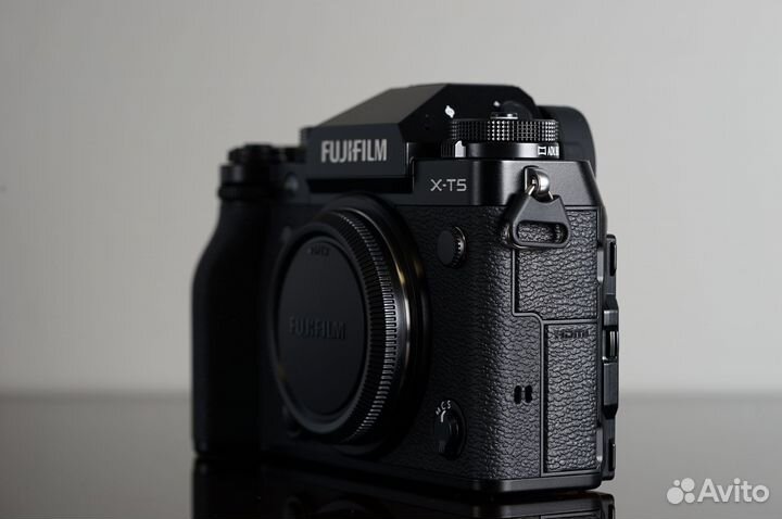 Fujifilm X-T5 Body Black новый