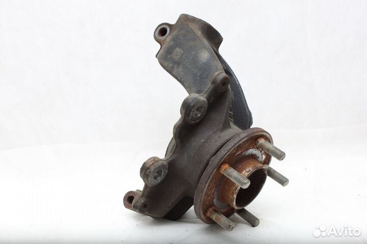 Кулак поворотный ступица перед левый Форд Фокус 3