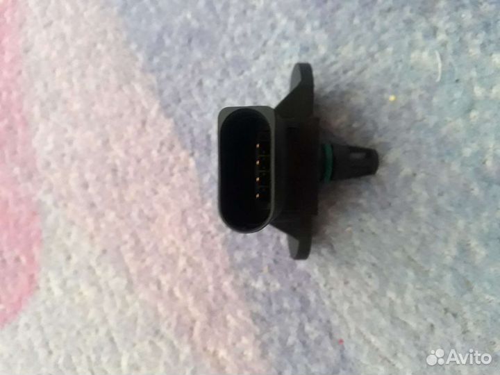 Датчик давления воздуха во выпускном колекторе