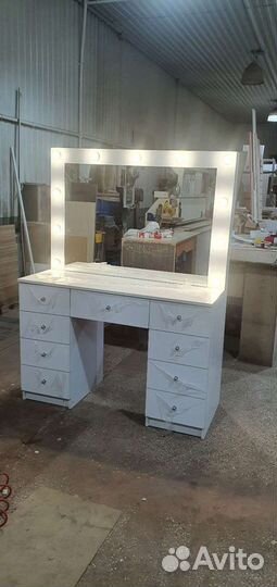 Туалетный столик с подсветкой гримерное