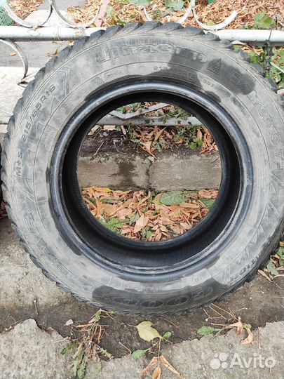 Goodyear UltraGrip Extreme 215/65 R16