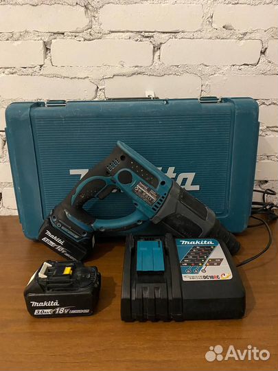 Аккумуляторный перфоратор Makita LXT DHR202