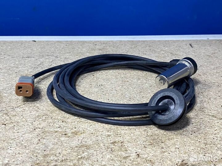 Датчик ABS 2950 мм угловой для грузовиков Рено Т с