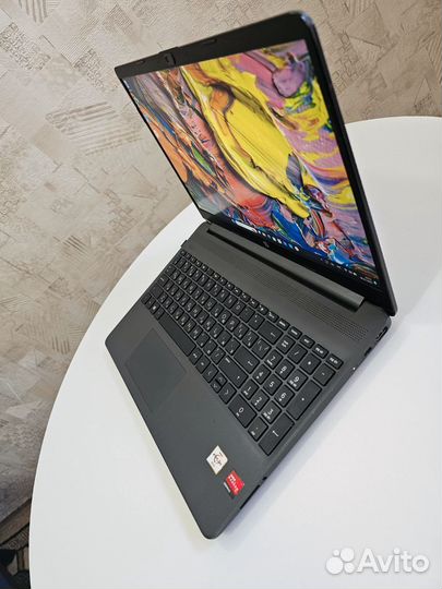 HP IPS/Athlon Gold/SSD 256GB/8 GB