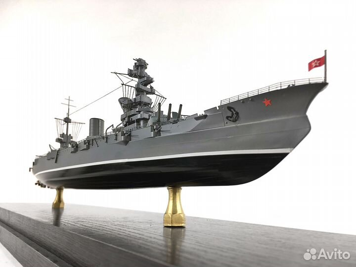 Модель корабля - линкор Севастополь