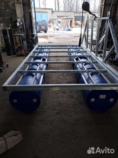 Изготовление понтонов из пластиковых бочек