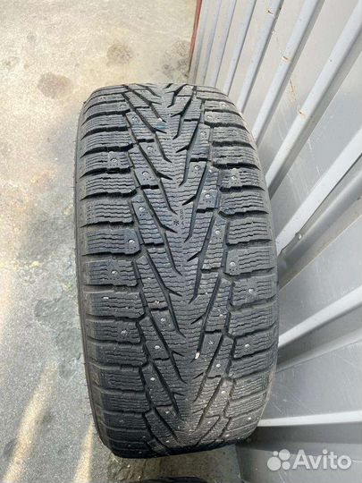Nokian Tyres Hakkapeliitta 7 SUV 275/45 R20