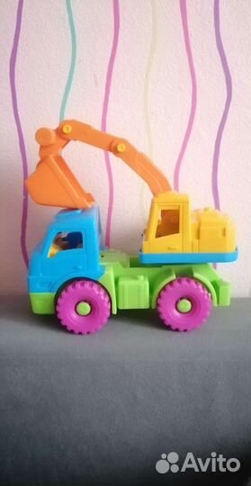 Экскаватор игрушка