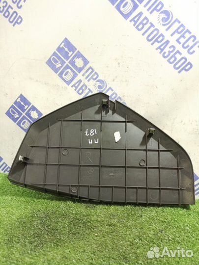 Накладка торпедо передняя правая Ssangyong Kyron