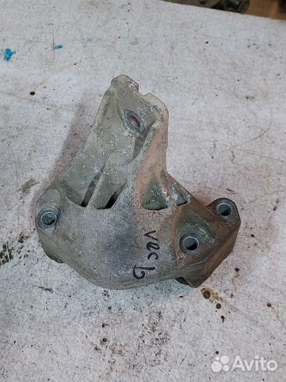 Кронштейн двигателя Opel Vectra b Опель вектра б