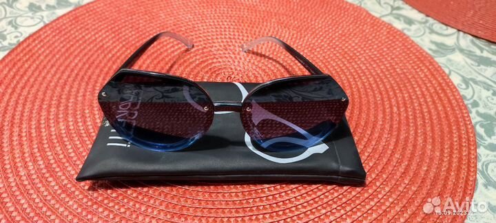 Солнцезащитные очки женские брендовые