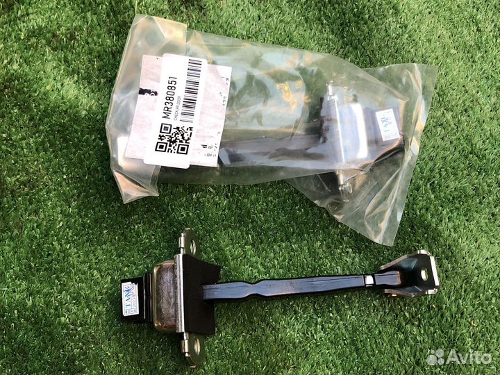 Ограничитель двери Паджеро 3 pajero io pinin