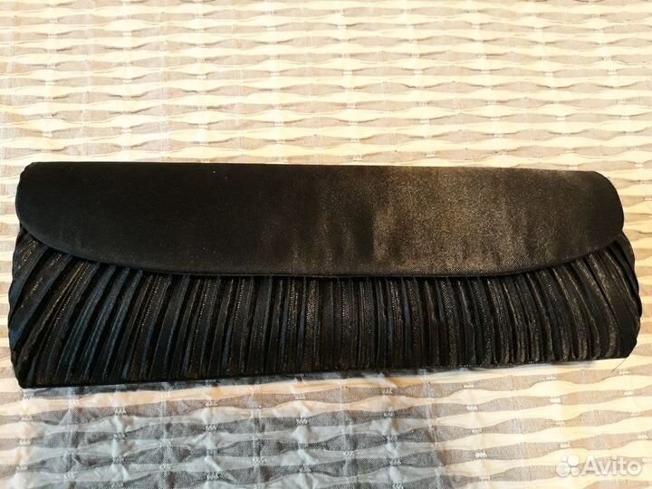 Вечерние сумочки и клатчи