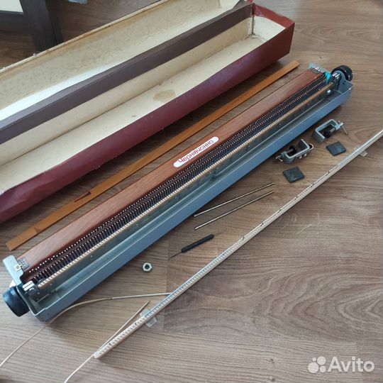 Ручная вязальная машинка 