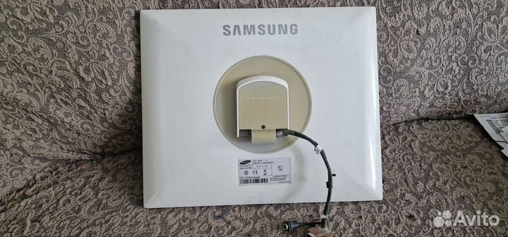 Монитор Samsung