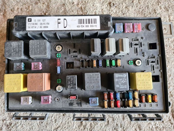 Блок предохранителей Opel Astra H