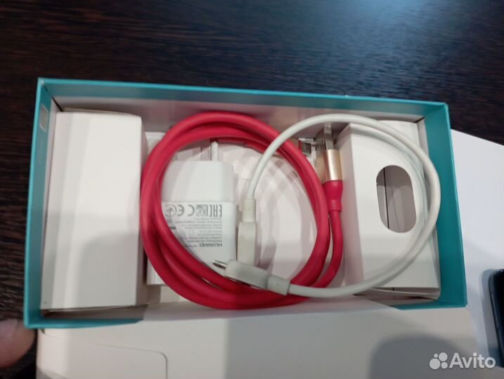 Продаю телефон honor 7C