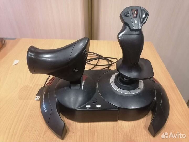 Джойстик thrustmaster t-flight horas x