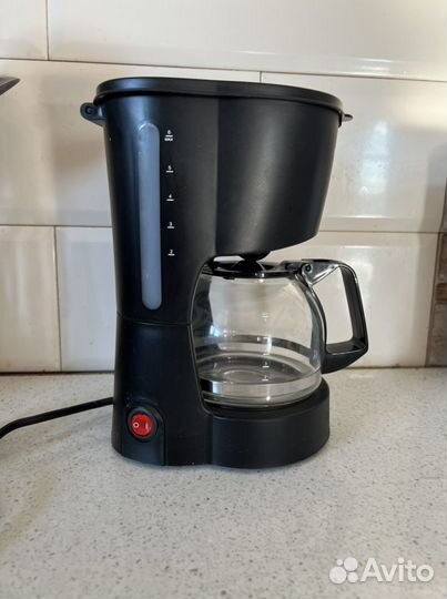 Капельная кофеварка Maxwell MW-1657BK