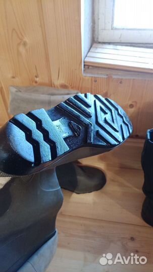 Резиновые сапоги болотные