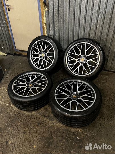 Оригинальные колеса Porsche Macan R21