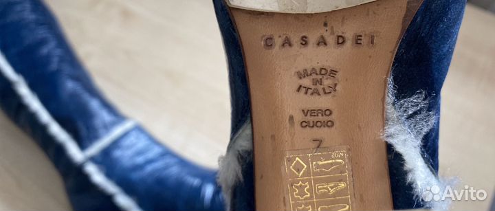 Сапоги зимние на каблуке Casadei