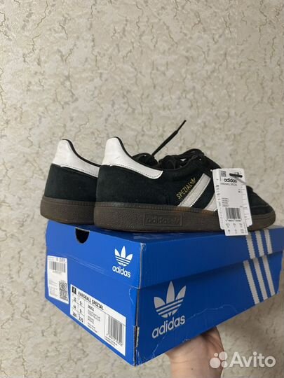 Кроссовки adidas spezial