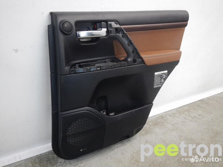 Б/У Б/У Обшивка двери задней правой б/у 6760360190