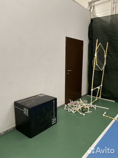 Инвентарь для большого тенниса