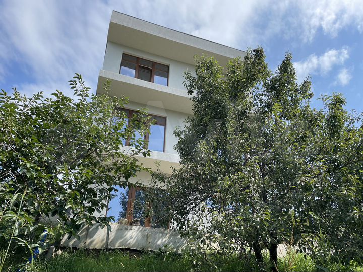 Дом 250 м² на участке 6 сот.