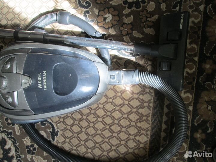 Пылесос hyundai H-VC1686