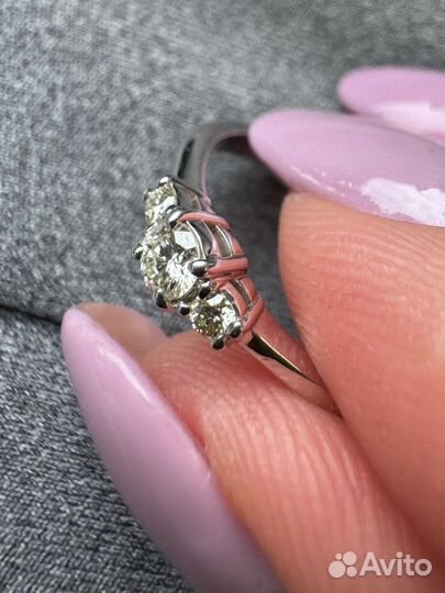 Кольцо белое золото бриллианты