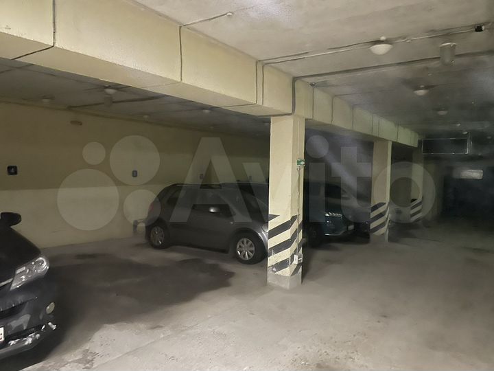 Машиноместо, 13 м²