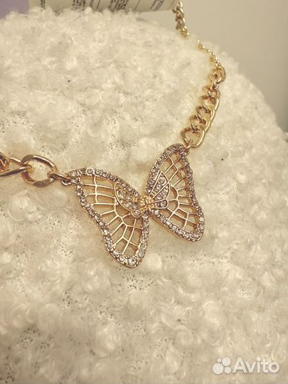 Ожерелье бабочка золотого цвета