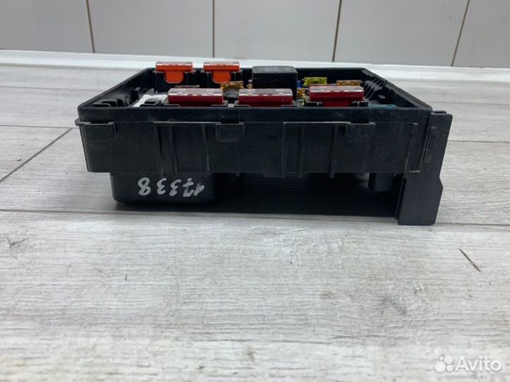 Блок предохранителей Volkswagen Passat универсал