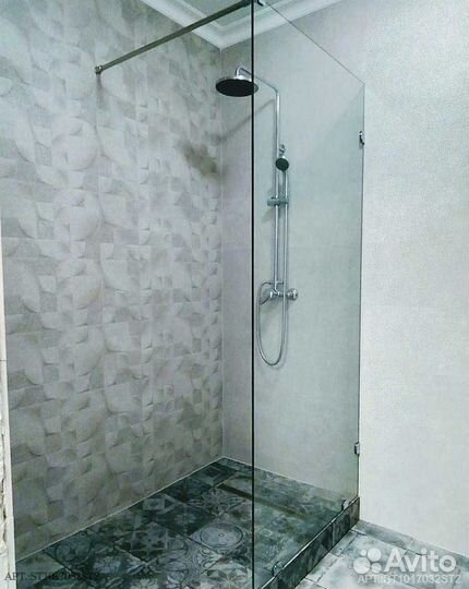 Стеклянные душевые перегородки